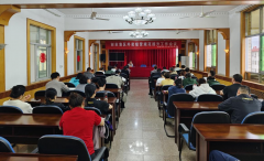 鼓施“明厨亮灶”；四是所有从业人员必